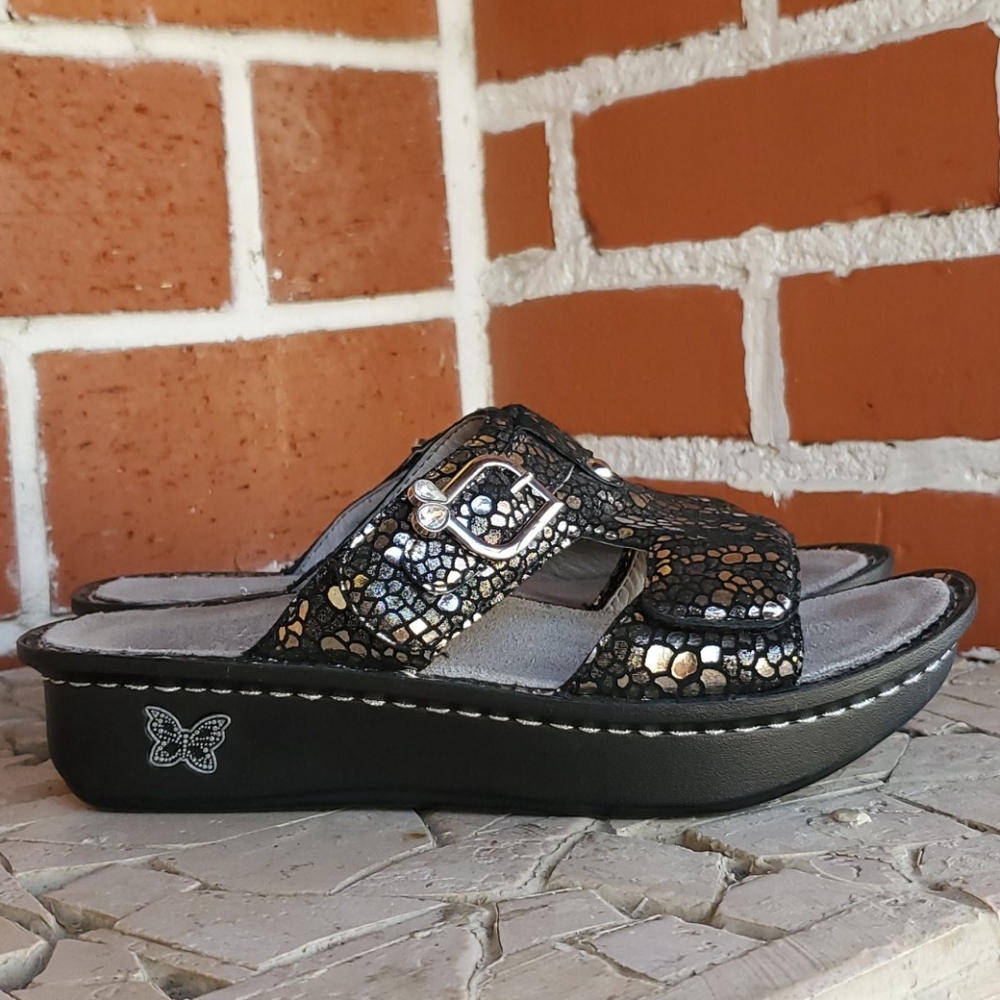 Alegria | Peggy Silver Reflective Sandals 7 / 37